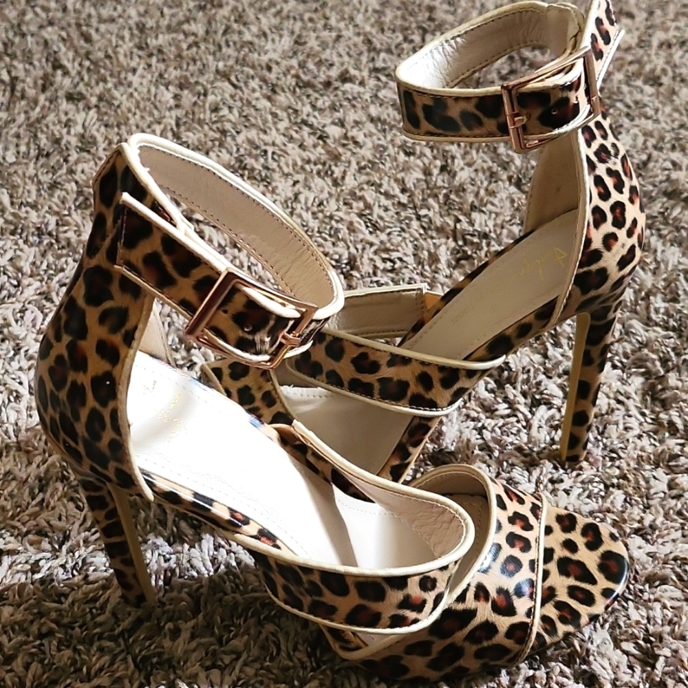 High hills shoes for women